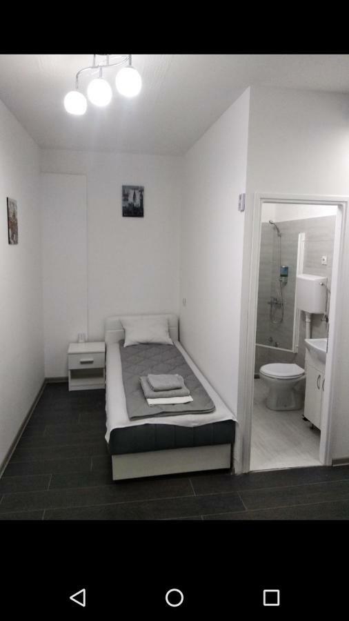 Apartmani Pinokio Ni Exterior foto